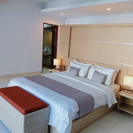 Glisten Up Villa Beach Side Sanur! Eksteriør billede