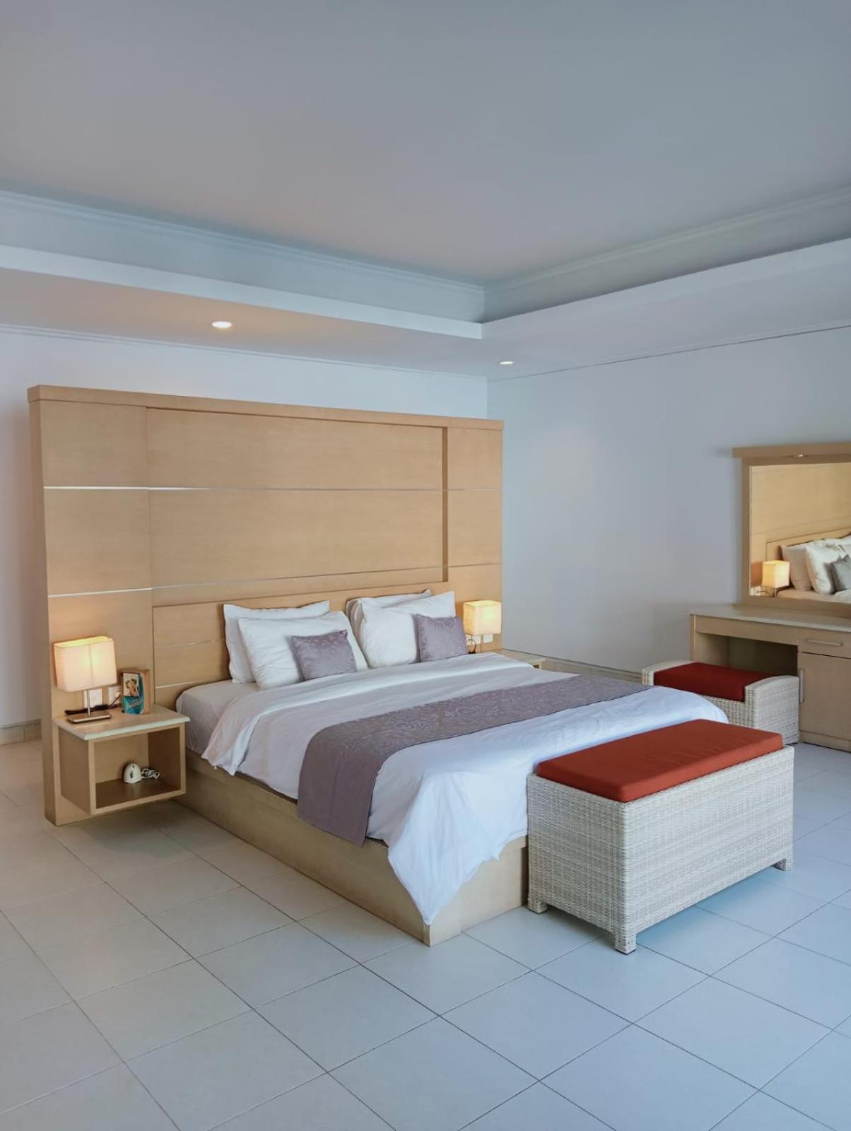 Glisten Up Villa Beach Side Sanur! Eksteriør billede