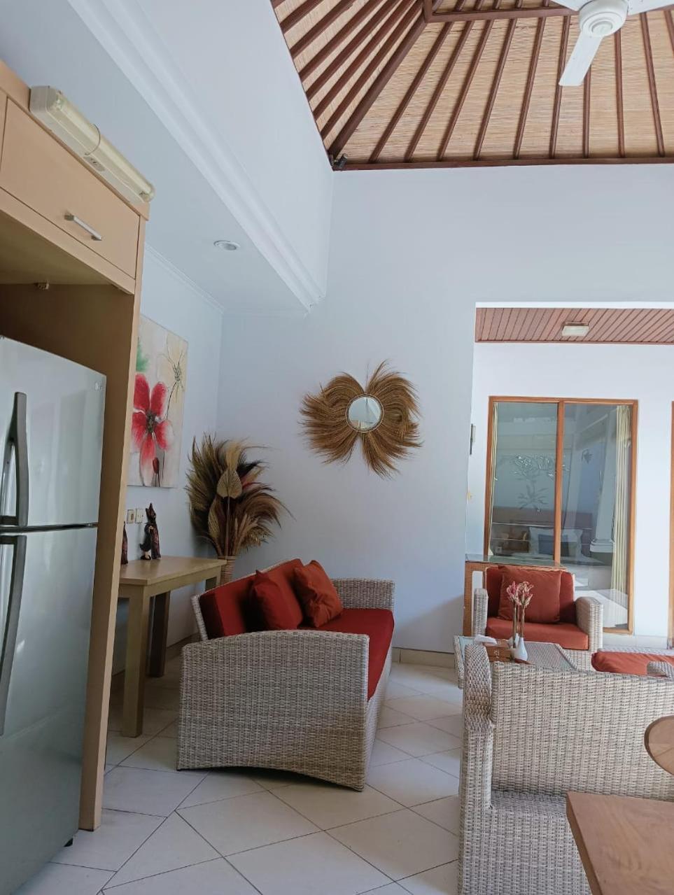 Glisten Up Villa Beach Side Sanur! Eksteriør billede