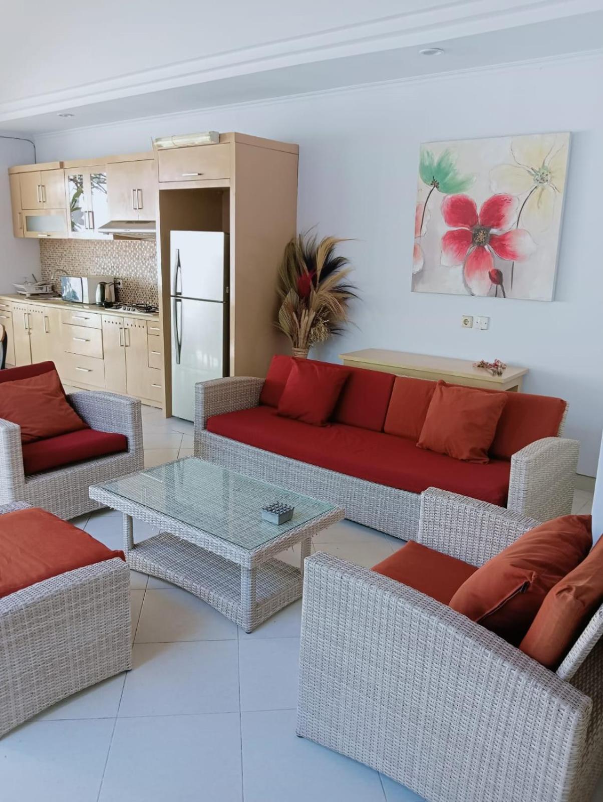 Glisten Up Villa Beach Side Sanur! Eksteriør billede